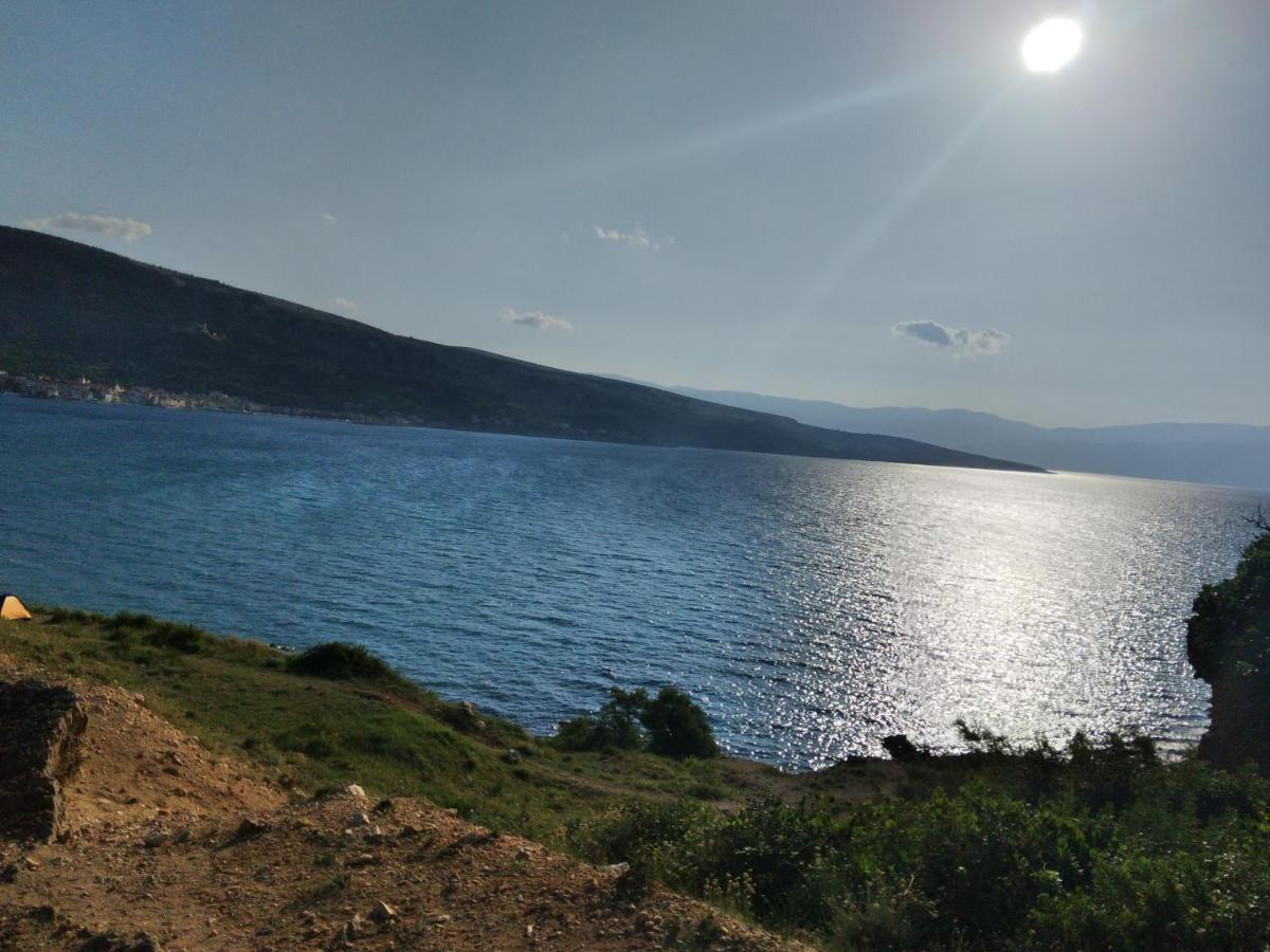 Apartmani Baska S Pogledom Na More Bagian luar foto