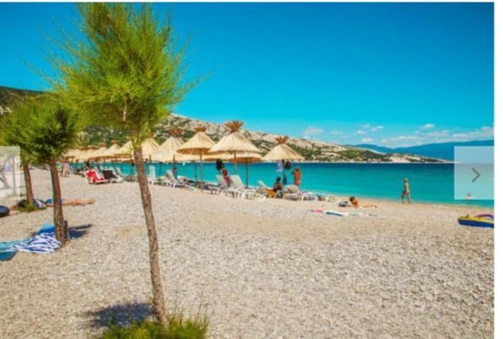 Apartmani Baska S Pogledom Na More Bagian luar foto